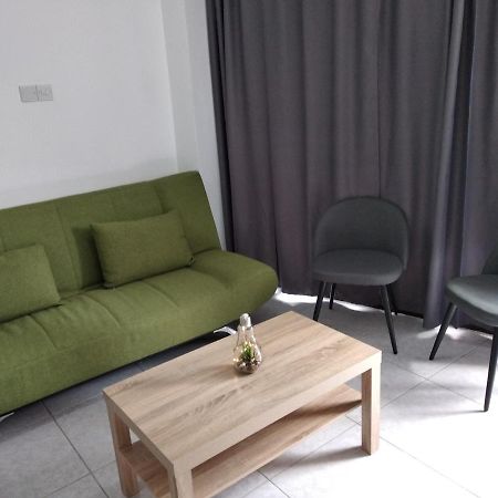 Cozy Place In The Heart Of Harbor Apartment Пафос Екстериор снимка