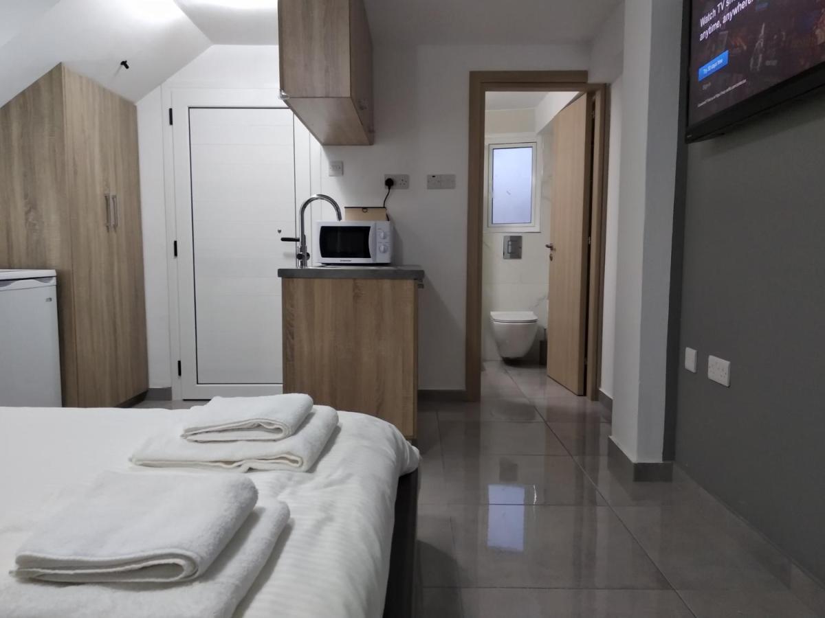 Cozy Place In The Heart Of Harbor Apartment Пафос Екстериор снимка