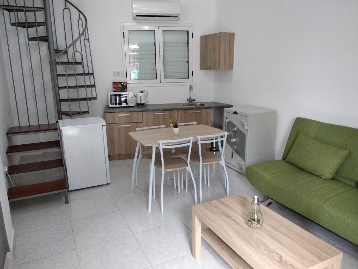 Cozy Place In The Heart Of Harbor Apartment Пафос Екстериор снимка